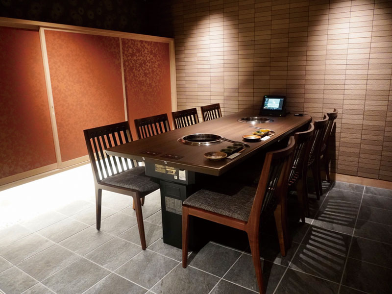 人気焼肉店の3階に全席〝個室〟のはなれがOPEN！