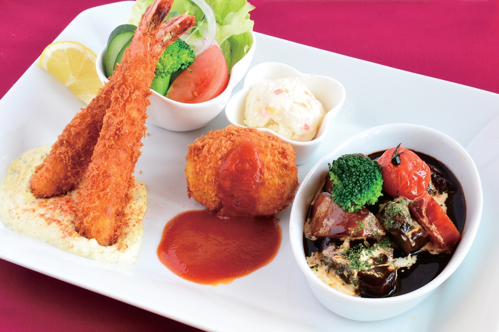 『はいから洋食　西洋亭』シェフ自慢の名物料理3種を1度に味わえるごちそうプレート