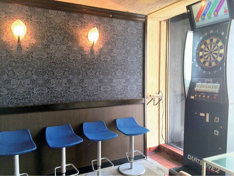 『カフェバル カーボ』深夜4時までダーツが楽しめるカフェバー
