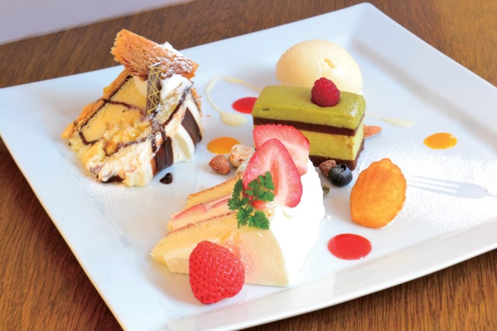 『CARAMEL MOM』お好きなケーキを3種類チョイス！乙女心をくすぐるスペシャルプレート