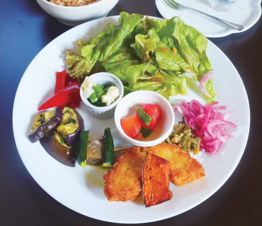 １日１０食限定！ヘルシーな野菜たっぷりワンプレートランチ
