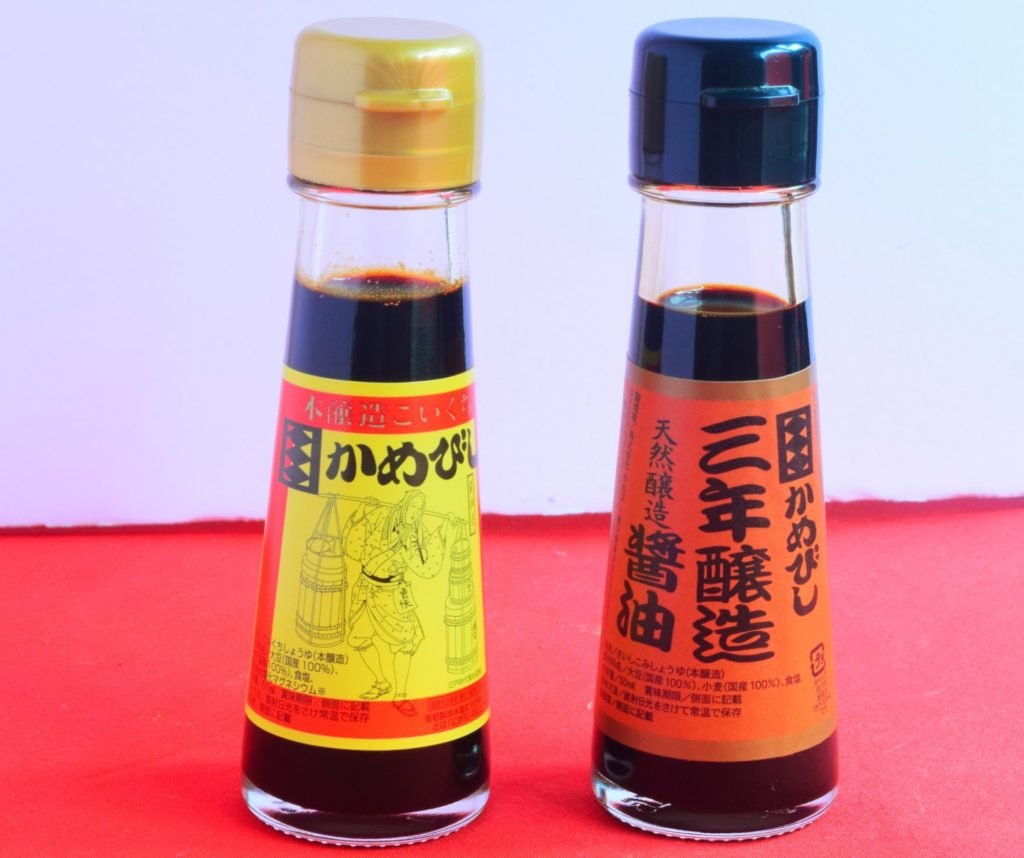 『かめびし茶屋』醤油醸造元の醤油の風味を味わえる昔懐かしい手作りのみたらし団子