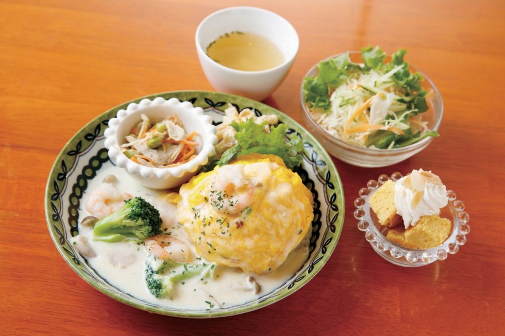 四角い箱のなかに見つける　とっておきの自分時間　乙女ごころをくすぐる　私のお気に入りカフェ♪