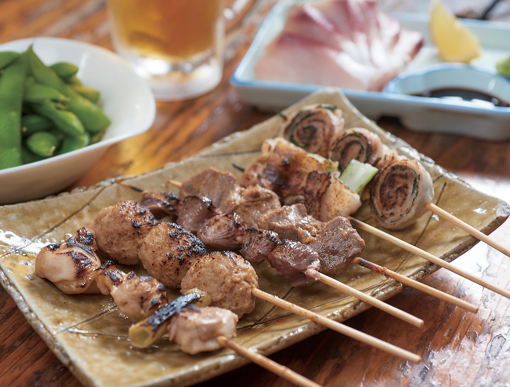 『炭火串焼やしま次男坊』にぎやかな場所でワイワイ楽しみたい方にオススメの焼き鳥屋さん！