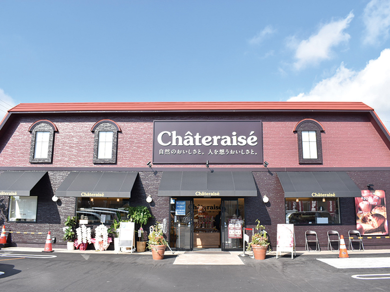 およそ400種類ものラインナップで誰もを笑顔にする菓子専門店