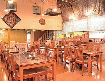 『パキスタン・インド料理　チシティ』経験豊富なコックたちが生み出す美味しさ不動の人気を誇る本格インドカレー