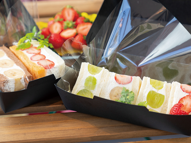 宝石のように鮮やかなフルーツサンドが目白押し！