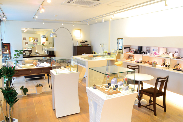 『Lotus Beauty + crème+crème ロータスビューティー+クレム・クレム』ジュエリーリメイク専門店内に「crème+crème」が移転OPEN