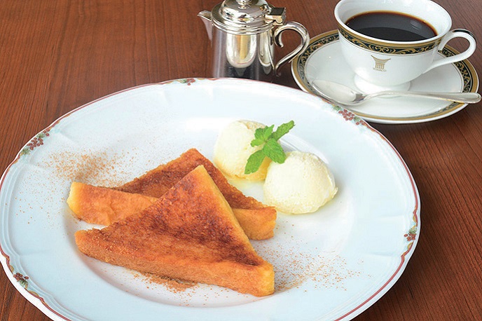 ジューシーでフレッシュばＢＬＴサンド。ホテルクオリティーの華やかな一皿