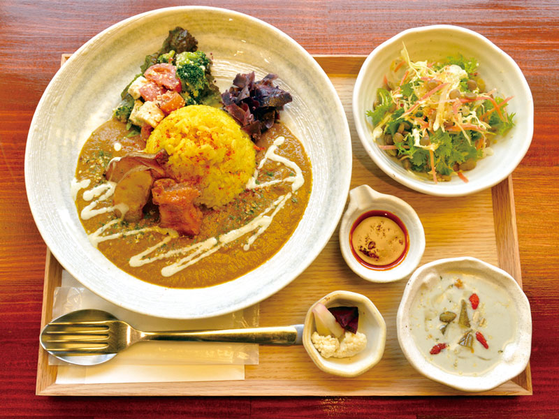 金比羅山の麓で心と身体に優しいカレーを　