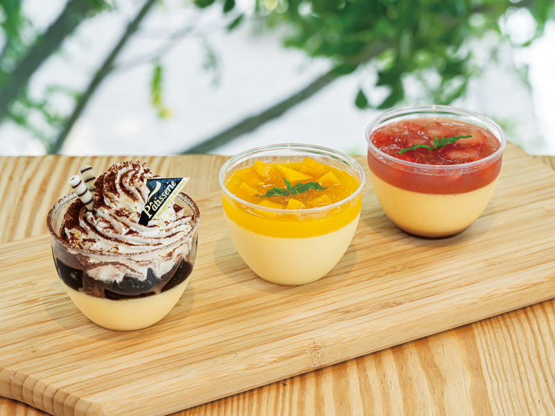 濃厚で新鮮な卵をたっぷり使ったふんわりパンケーキとプリンパフェ♡