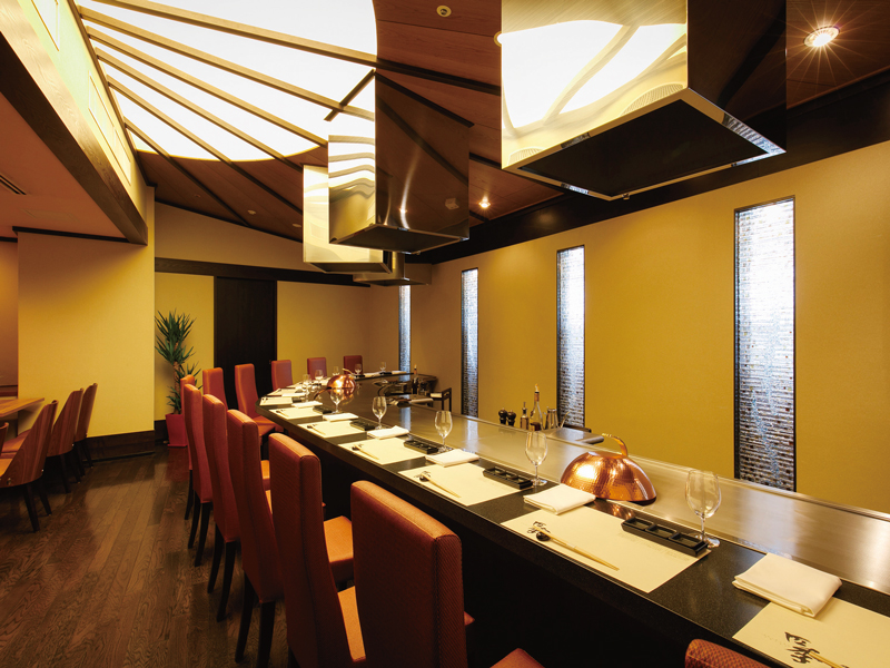 『JRホテルクレメント高松2F ステーキハウス「四季」』五感で味わう、瀬戸内の恵みと聖夜のひととき 特別な夜をゆったりと過ごして【香川県高松市浜ノ町】