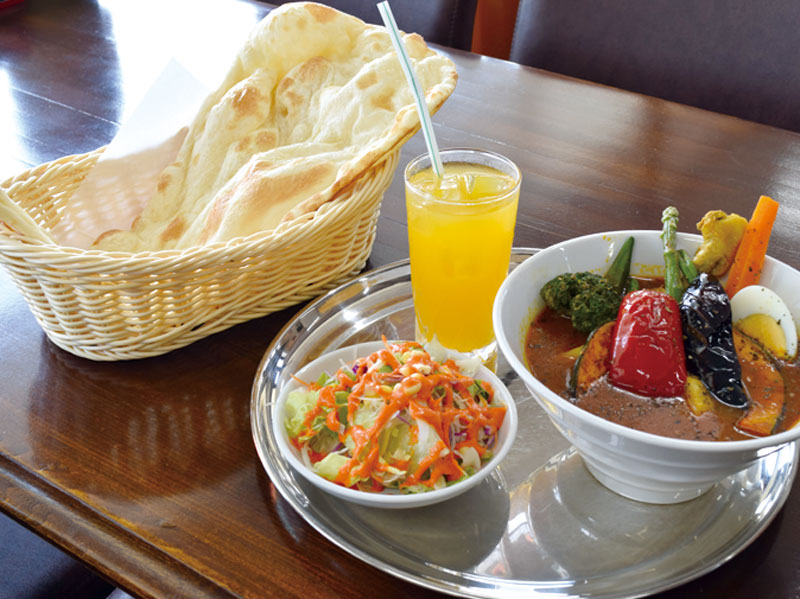 スープカレーとネパールカレーの“本格二刀流カレー”