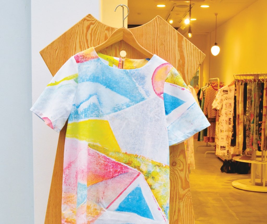 身まとう色とりどりのアート！ワンピースとタイツのお店がＯＰＥＮ