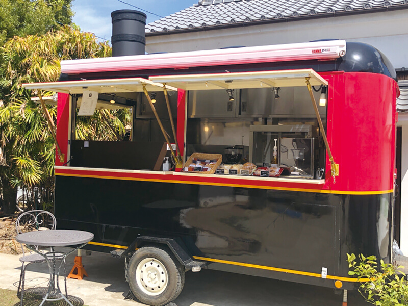 お寺の境内にOPENしたテイクアウト専門店