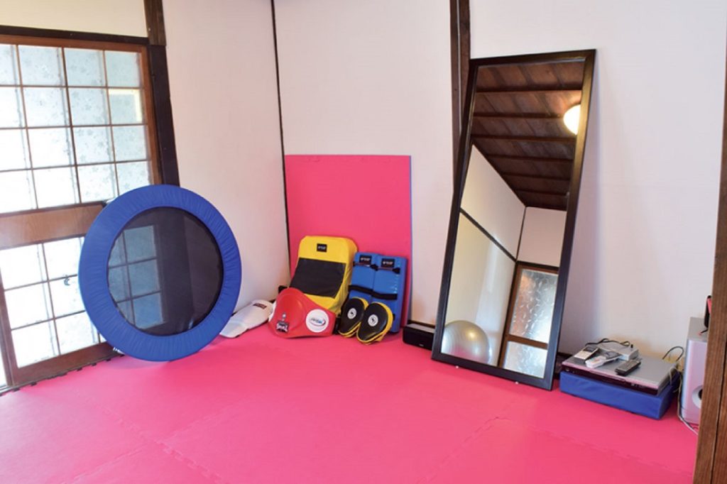 女性限定で安心！気軽に楽しめるキックボクササイズ