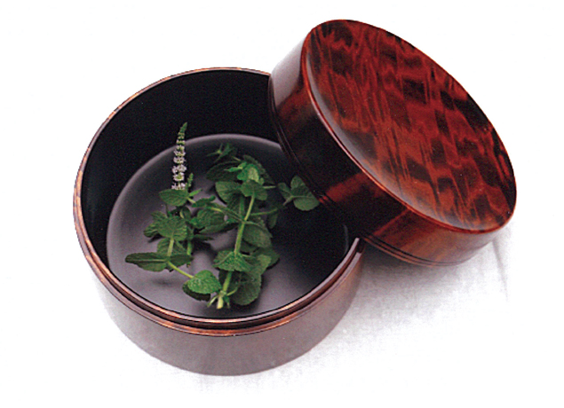 終了しました。12月14日（金）～23日（日・祝）『有岡成員 木工展』初日と最終日には作家本人も在廊！見惚れるほどに美しい木工・漆作品展