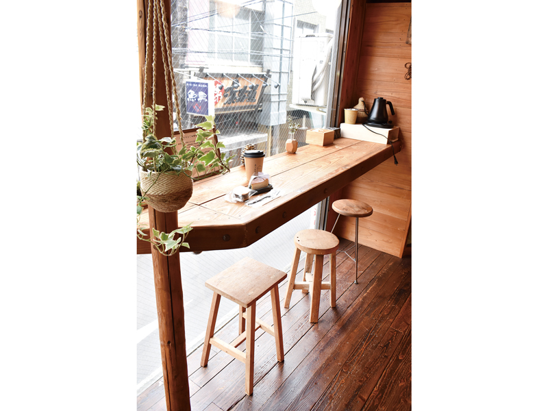 『道具屋 どんぐり』階段を上がった先の隠れ家Shop“どんぐり”をテーマにした雑貨やお菓子が大集合！【香川県高松市鍛冶屋町】