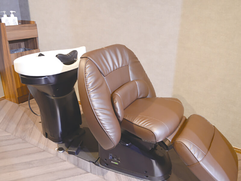 こだわりの落ち着く空間であなたに似合うヘアを提案