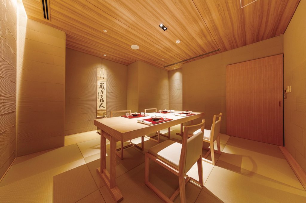 和モダンな上質空間で旬の味覚に舌鼓