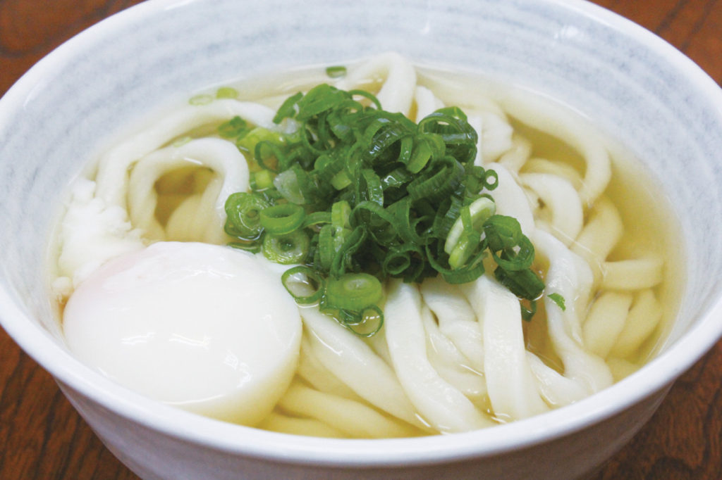 『純手打うどん よしや』ダシと卵が抜群の相性を奏でるありそうでなかった究極の一杯