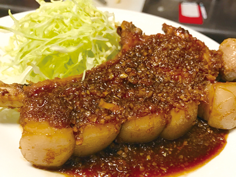 新鮮なホルモンや肉料理が味わえる居酒屋が移転OPEN！