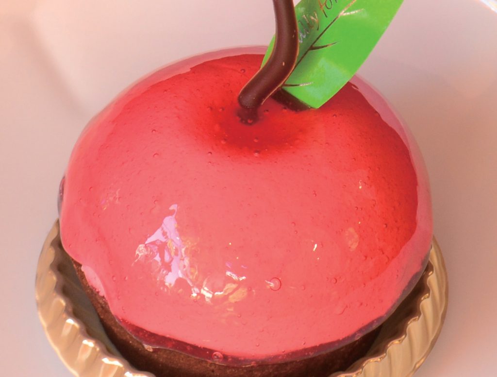 『フランス菓子工房　ラ・ファミーユ　本店』間もなく１５周年を迎える人気パティスリーが描く秋のケーキ