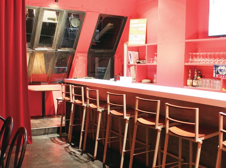 アットホームに楽しめるスポーツバー