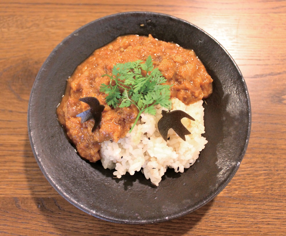 『おだいどころ つばめ家』スパイス遣いの妙技と素材の旨味が凝縮♪マイルドで優しい味わいが『つばめ家』流