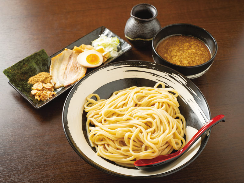旨味たっぷりの濃厚スープで味わう、こだわりのつけ麺を