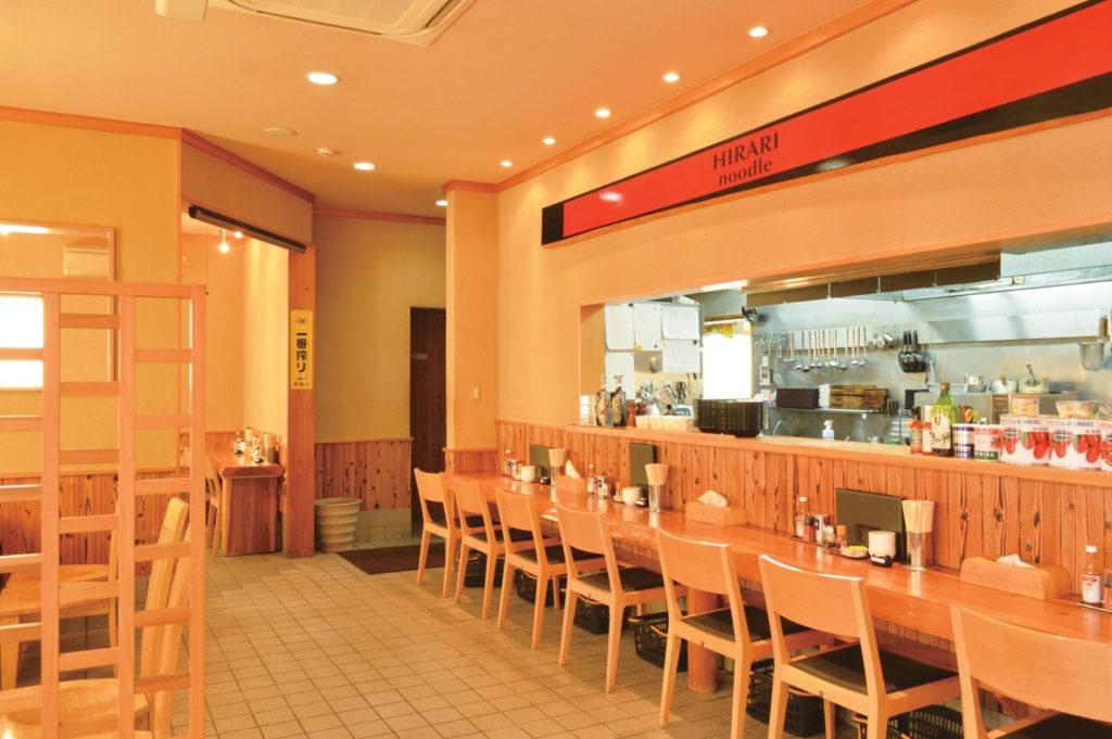 『拉麺ひらり』やみつきになるオンリーワンの一杯！トマトの濃厚でまろやかな味わいに舌鼓