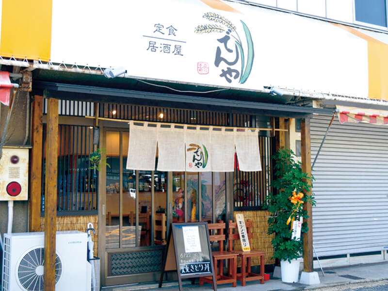 市場直通の食材が昼も夜も味わえる！