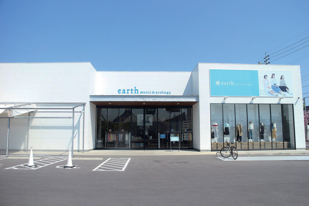 国内最大級の大きさを誇る『earth』の路面店がレインボーにOPEN！