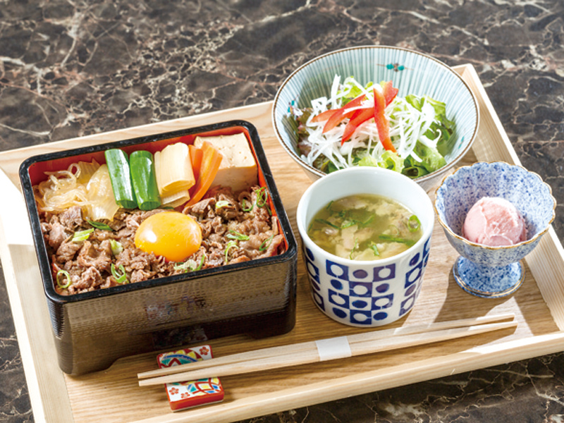 『老舗精肉卸直営 個室焼肉 イトーロイン』九谷焼で提供されるA5ランク焼肉専門店【香川県高松市丸亀町】