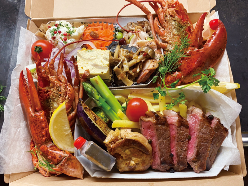 テーブルが華やぐロブスター付きコースちょっぴり特別な食体験を『Regalo』で