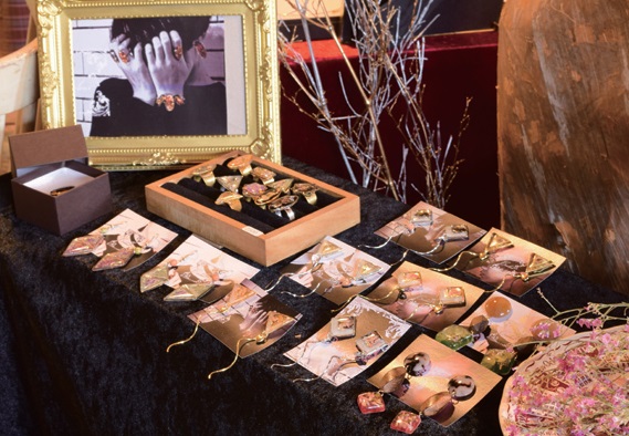 土曜だけOPEN！大人も楽しめる古着店