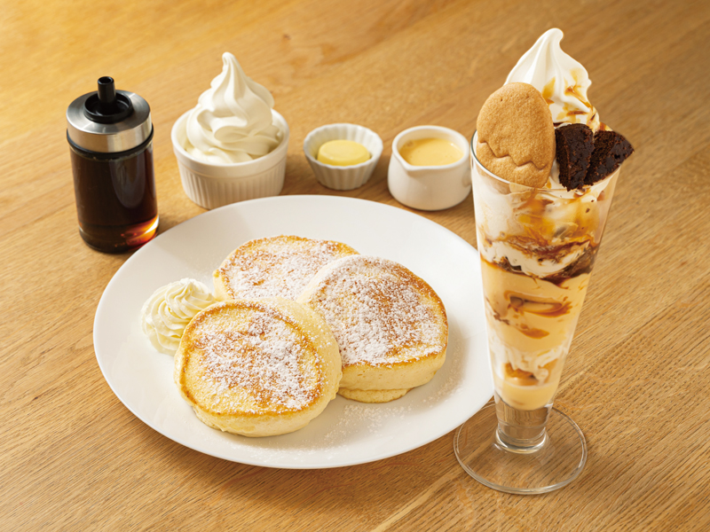 濃厚で新鮮な卵をたっぷり使ったふんわりパンケーキとプリンパフェ♡