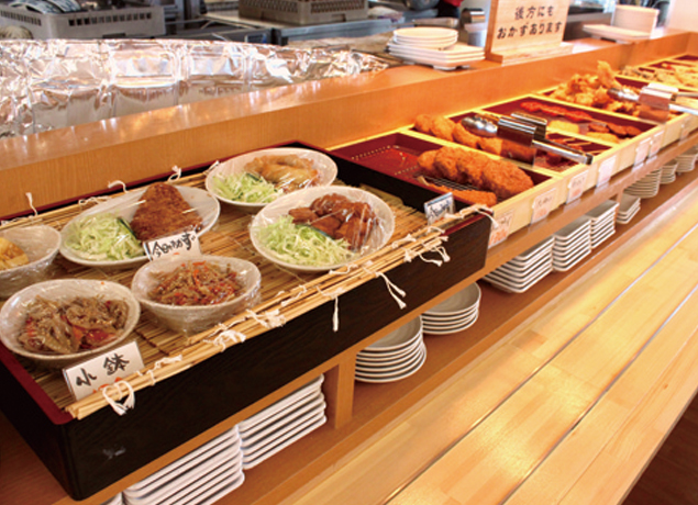 『讃岐うどん食堂 丸宮製麺』美味しいうどん＆おかずを思う存分堪能！