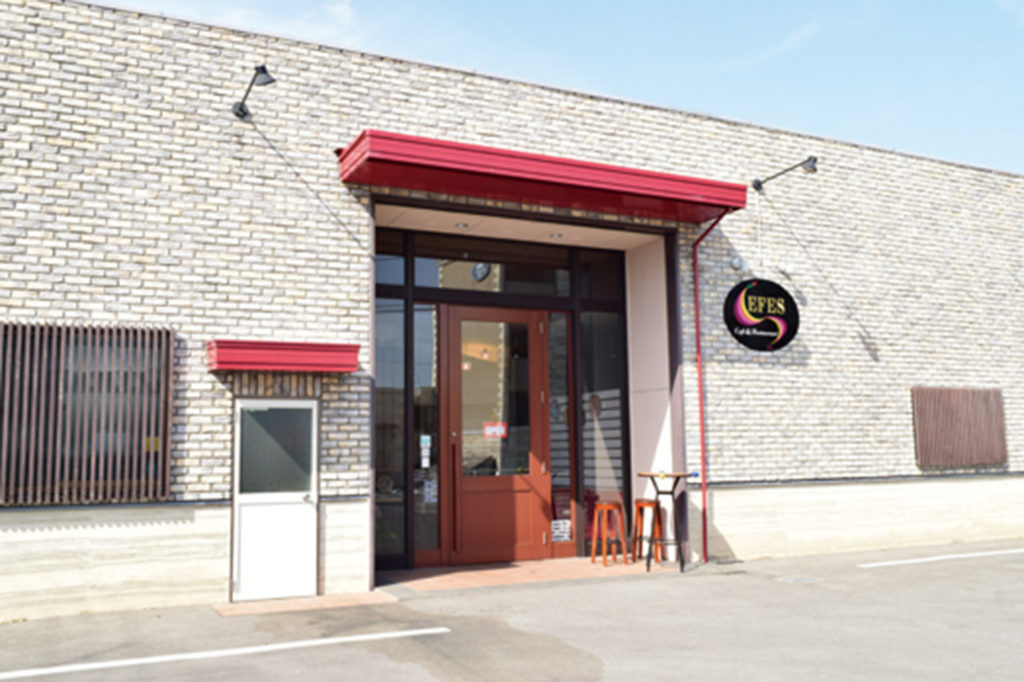 『EFES Cafe & Restaurant エフェス カフェ＆レストラン』お子様連れでもゆっくり過ごせるトルコ料理のお店