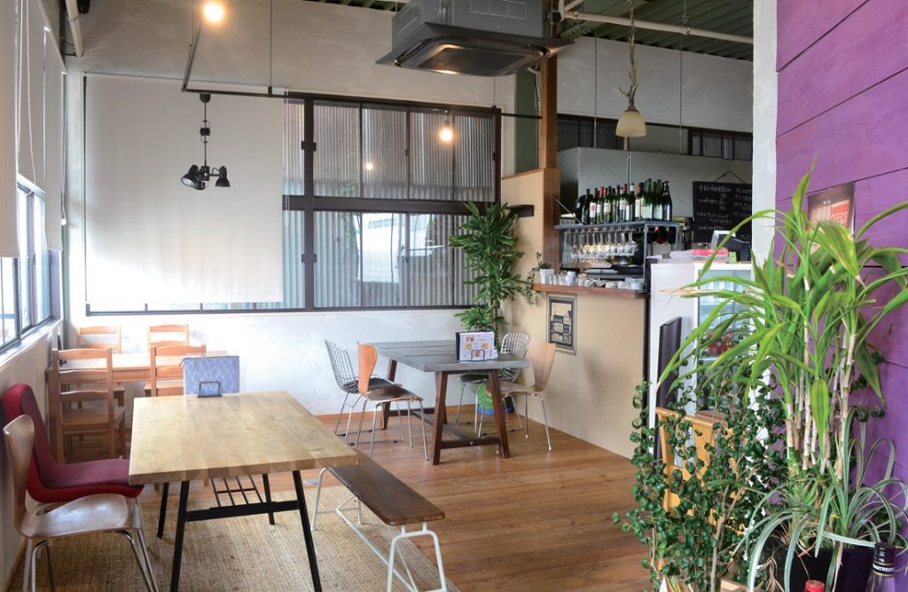 『KITCHEN　EUREKA』シェフの感性が冴えた魅惑の一皿をスタイリッシュな雰囲気で堪能