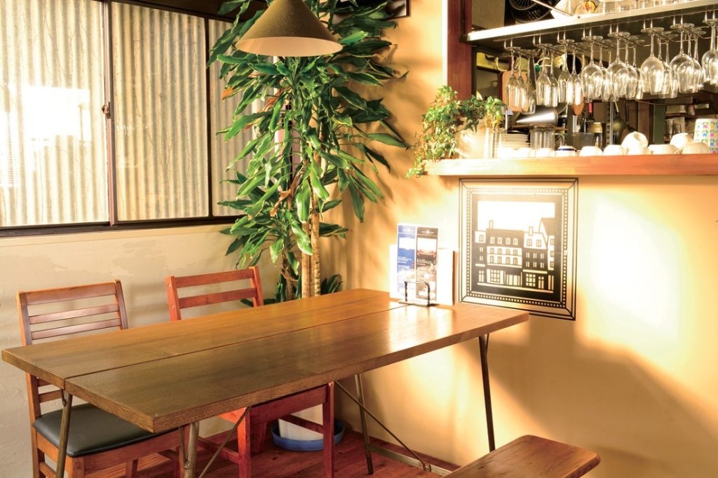 『KITCHEN　EUREKA』シェフの感性が冴えた魅惑の一皿をスタイリッシュな雰囲気で堪能