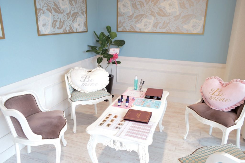 高い技術を誇る実力店で、理想の目元を手に入れよう！