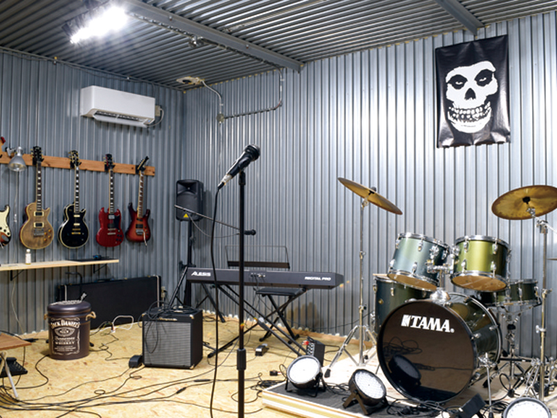 音楽を聴きながら郷土料理とお酒を楽しめるお店