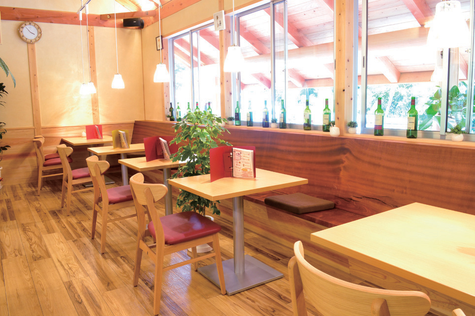 森の中で石窯ピザ＆スイーツを満喫！