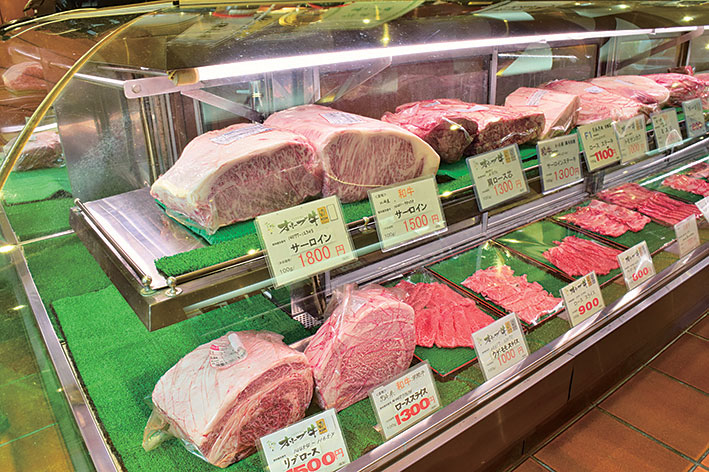 『日露本店』豊富なメニューを取り揃え愛され続ける老舗精肉店