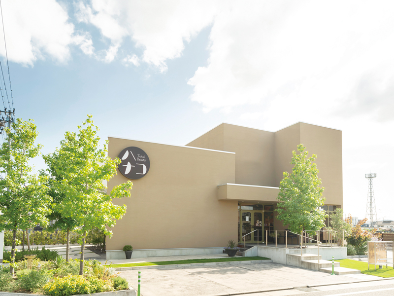 一軒でトータルビューティが叶うサロン