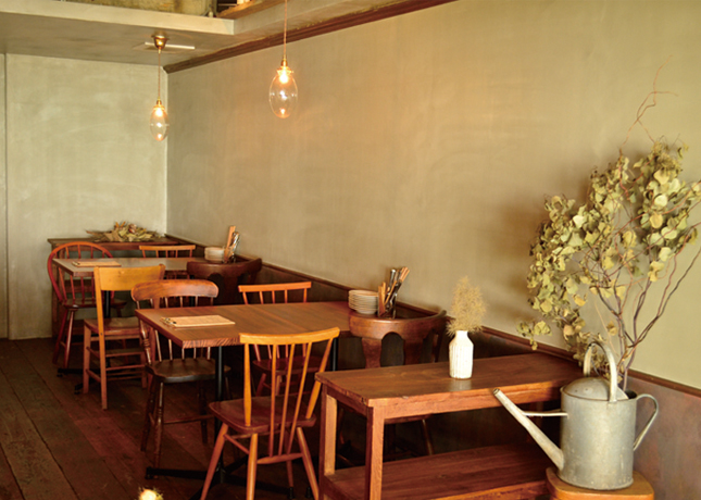 『ito』“ヨーロッパの家”をコンセプトにしたおしゃれな路地裏ビストロ