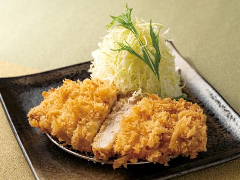 サックサクのとんかつとソースでご飯がススム