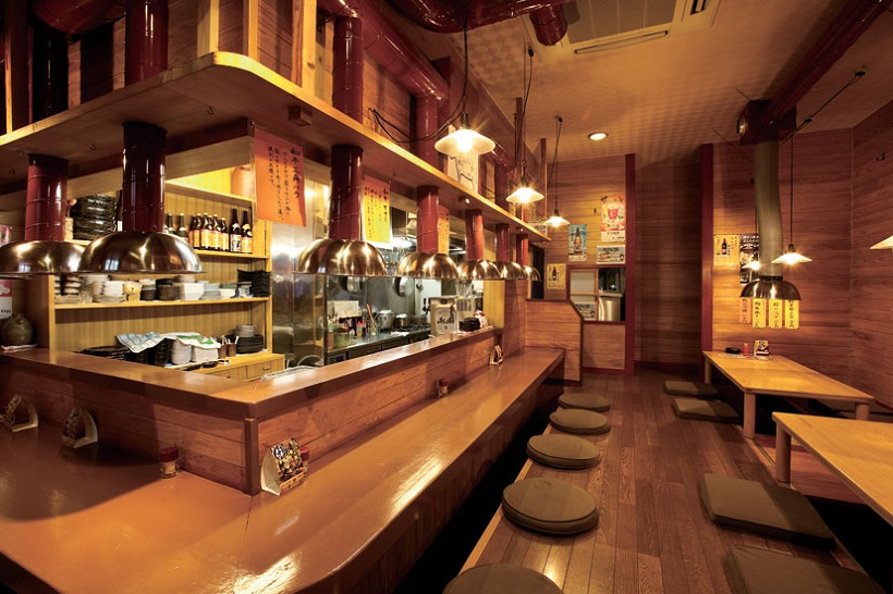 『炭火焼肉　路地裏』国産Ａ５ランクの極上肉を味わう野菜たっぷりピリ辛鍋