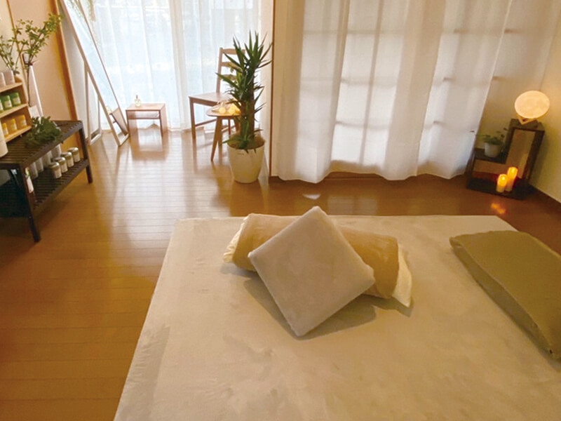 ゆったり過ごせる隠れ家サロン